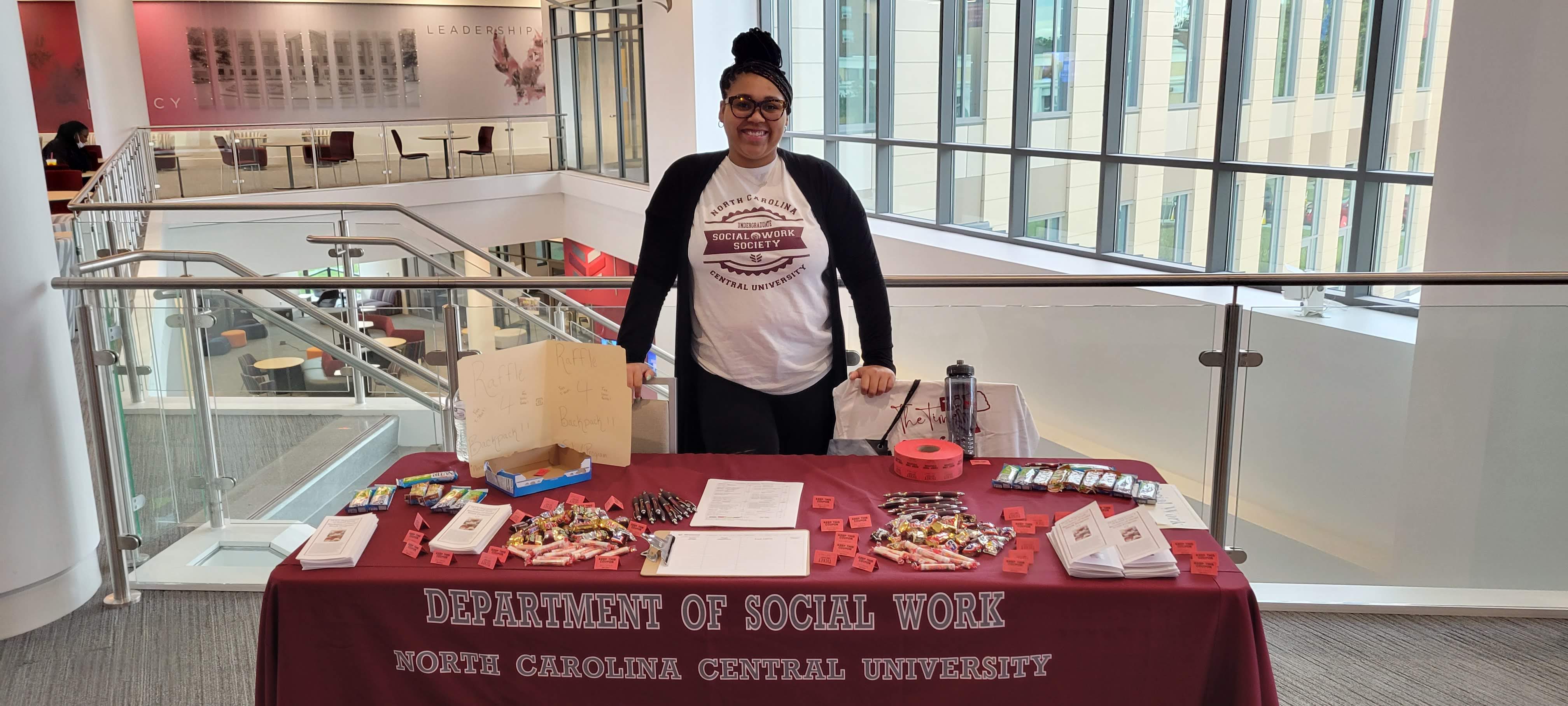 advising student outreach table