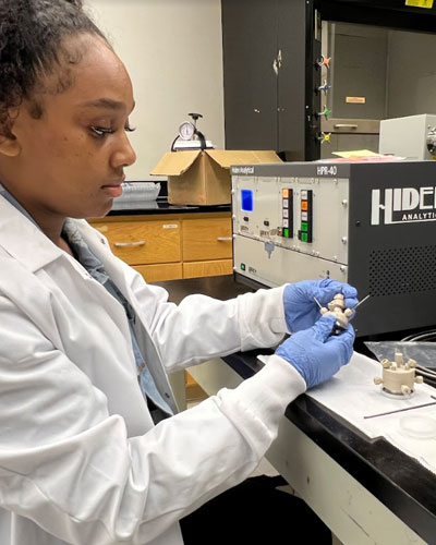 Student from Dr. Kumar’s team working in the electrochemistry laboratory at ECSU