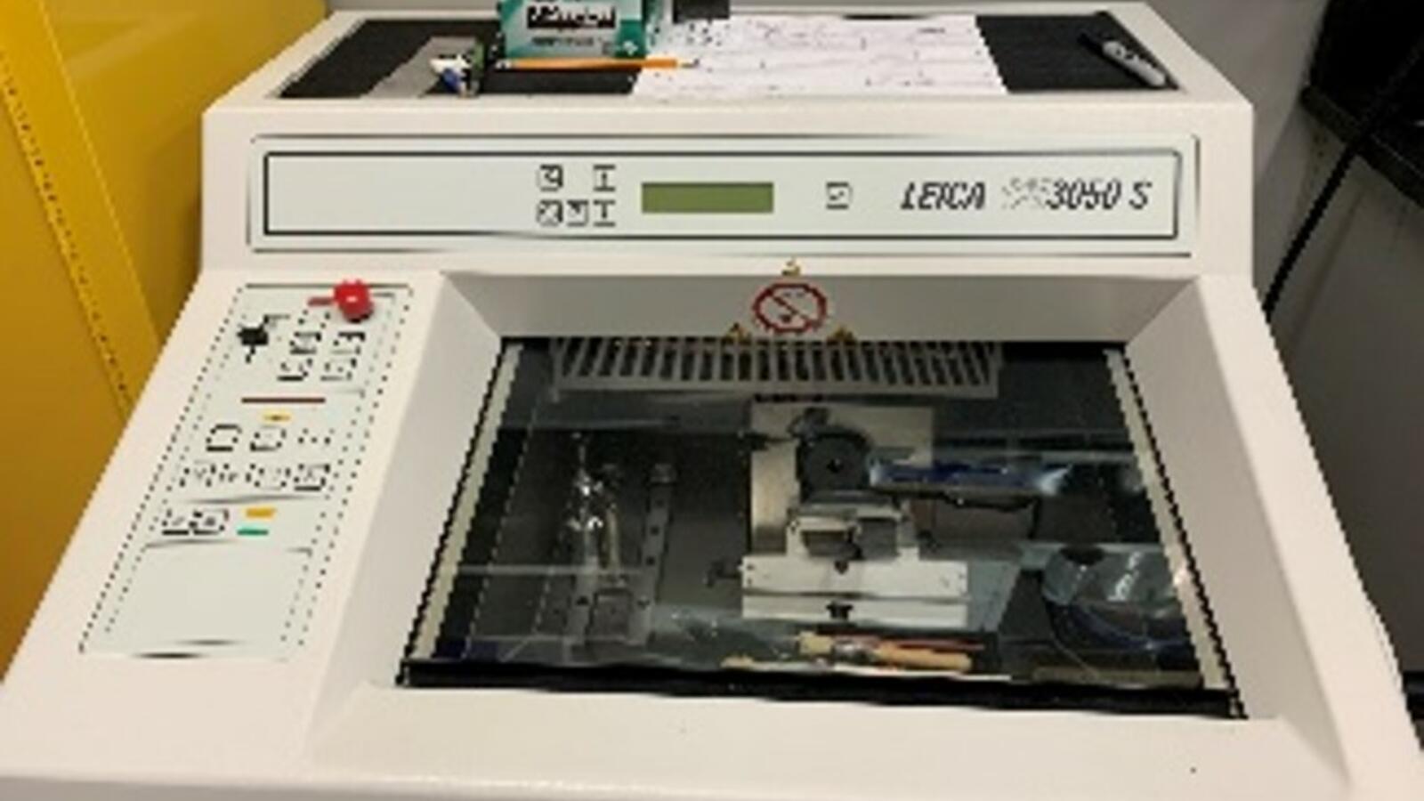 Leica cryostat CM3050