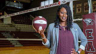 Lady with volleyball