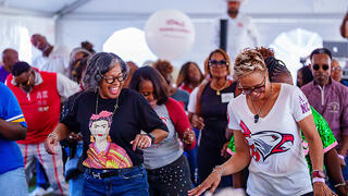 people dancing