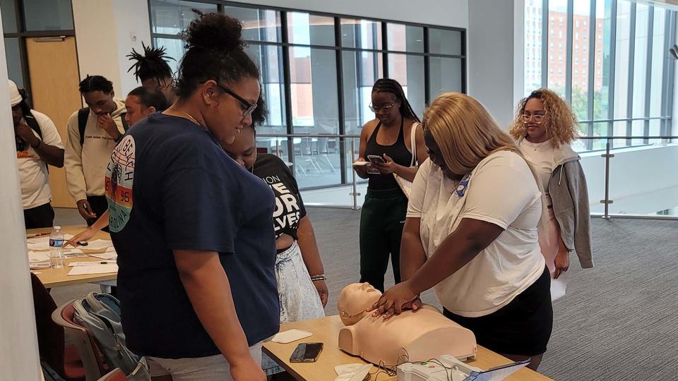 CPR class by students