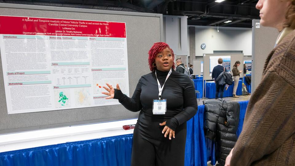 Le'Monna Cox presents research at TRB Conference 